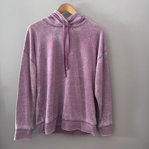 2LIV hooded sweatshirt. Size L